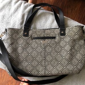 Black and white geometric print 31 bag